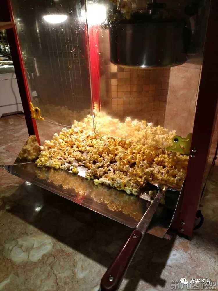 网友说｜点一份牛排竟能免费吃几十道菜，还有这种好事？