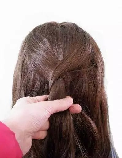 披头散发怎么扎头发好看,披头散发的头发教程