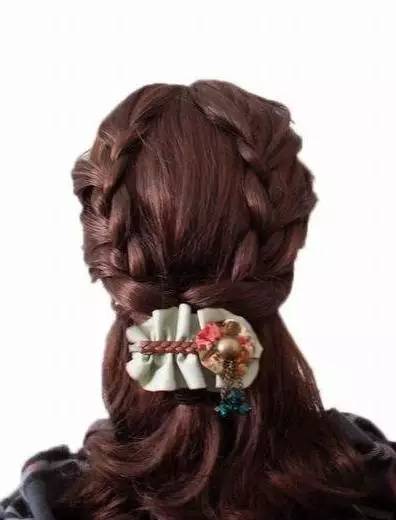 披头散发怎么扎头发好看,披头散发的头发教程