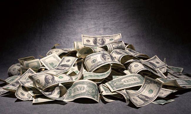 人人都爱现金贷，流量巨头、高利贷纷纷涌入，上万平台陷争食混战