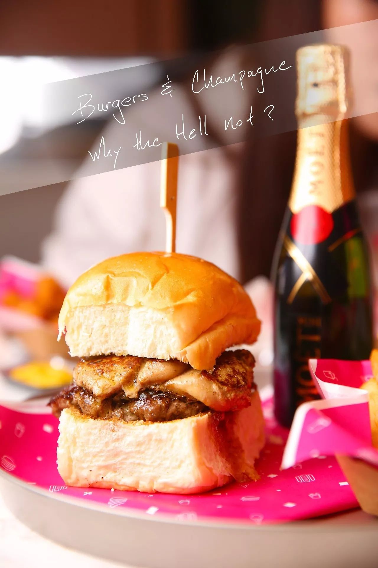 一个汉堡吃出两个螃蟹,大闸蟹汉堡