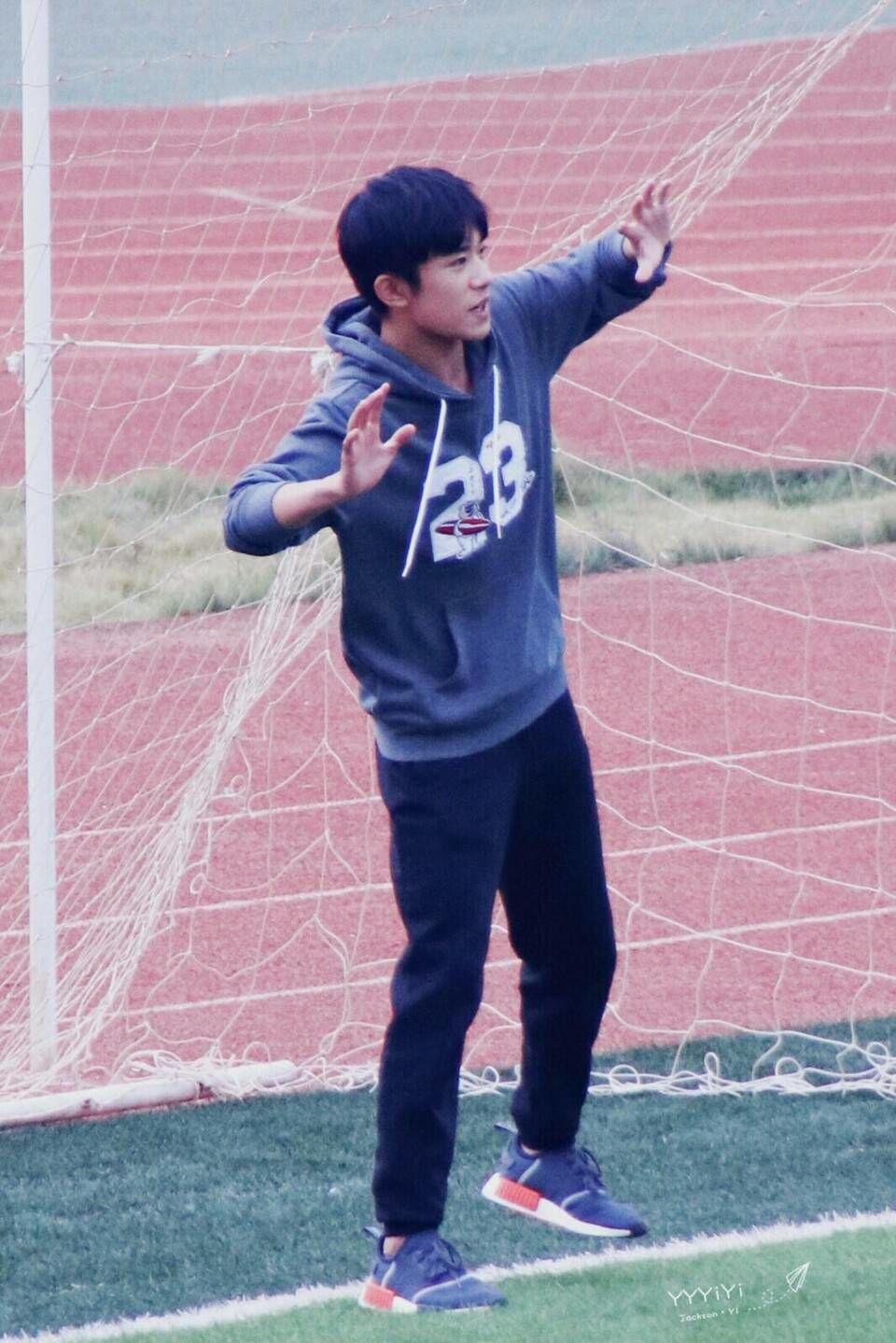 「TFBOYS」「分享」171018足球宝贝上线让我们跟着烊宝运动起来吧