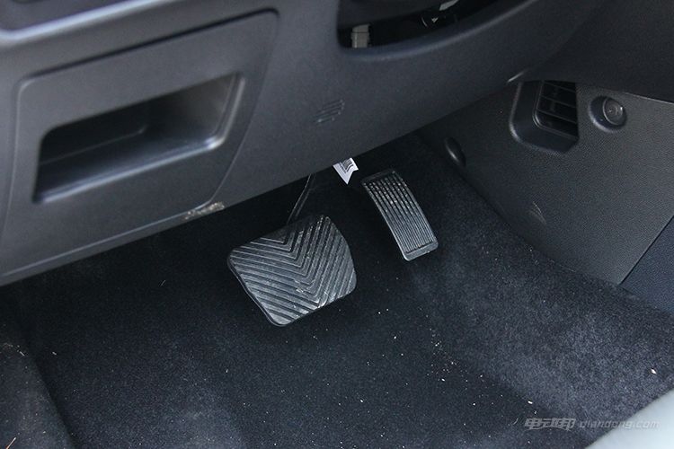 试驾江淮iev,试驾江淮v7