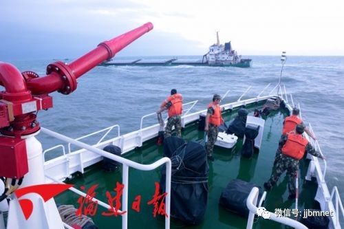 惊！泉州：一女子欲跳河轻生/一货轮在晋江海域触礁16名船员被困船上/泉州又一高速路通车在即！