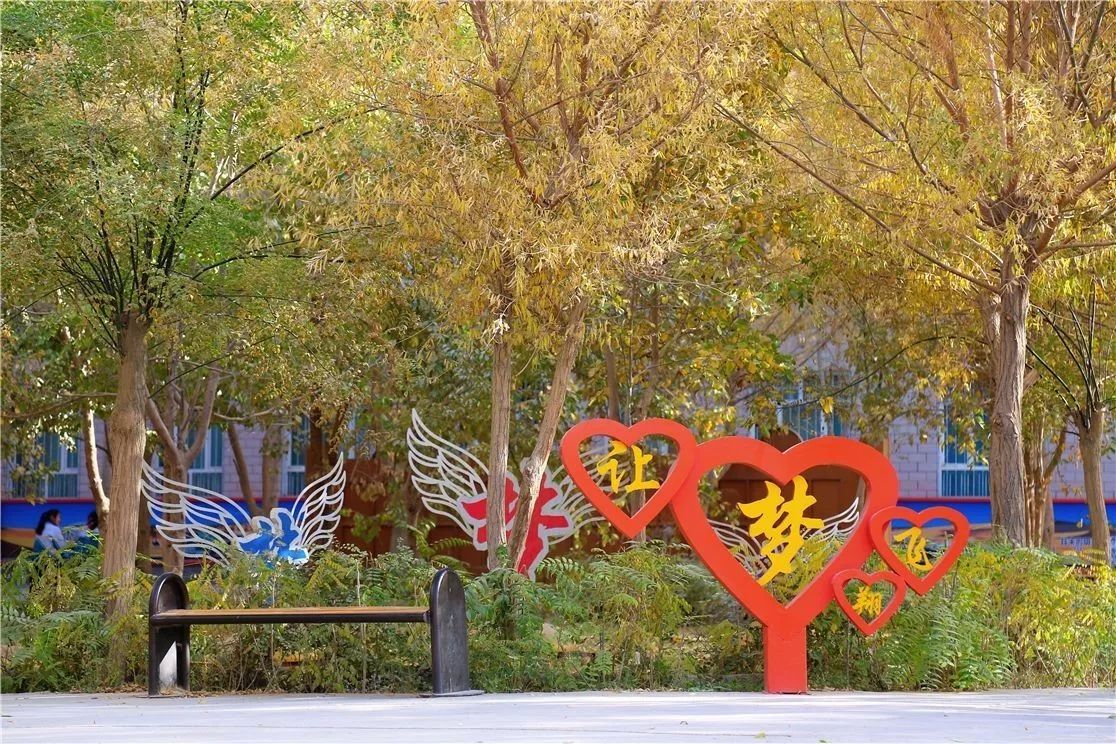 秋日里，有一抹乡愁叫且末！