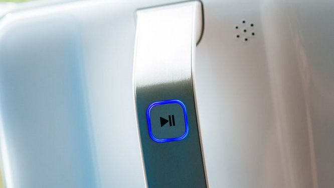 擦窗游戏两不误是因为有科沃斯W850窗宝