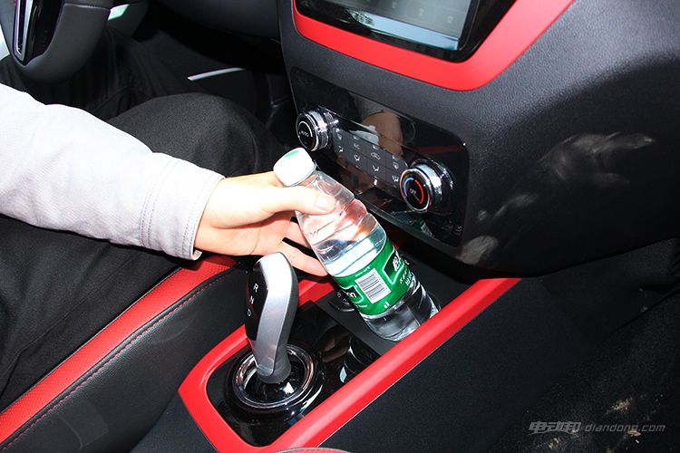 试驾江淮iev,试驾江淮v7