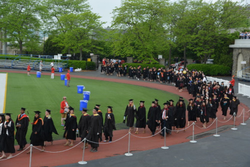 补习文化在美生根亚裔进名校比例高让美国人压力大