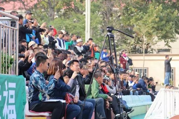 校园｜直播点击率过21万：中心小学足球特色震撼来袭