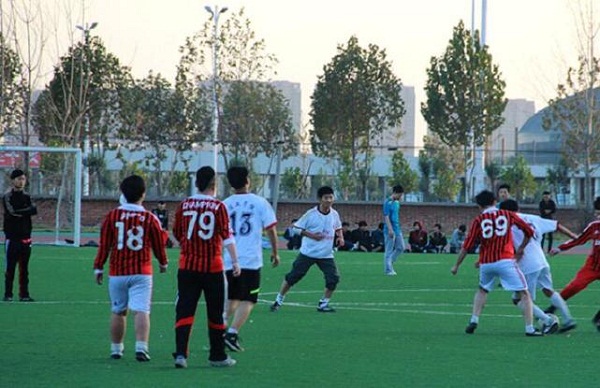 体育早报|蓝翔技校开设电竞学院;好动网球获A轮数千万元融资;S7总决赛新增4105个座位