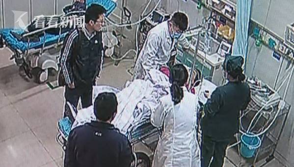 淄博女孩晕倒视频,人突然晕倒嘴唇发紫怎么急救视频