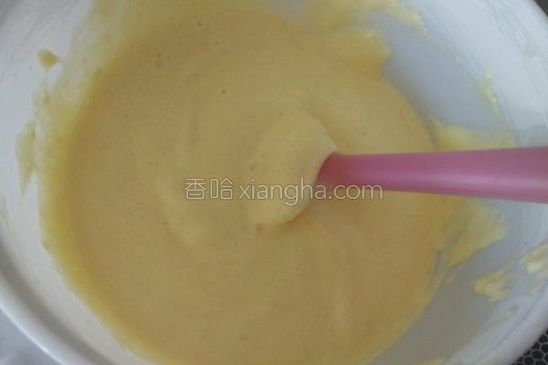 奶油纸杯蛋糕的烤箱做法,奶油纸杯蛋糕裱花装饰