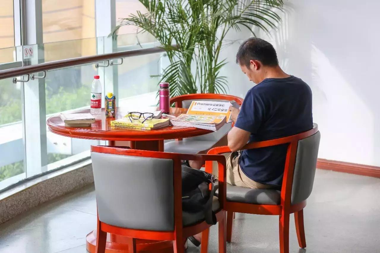 湖北省图书馆在哪里休息,省图书馆武汉怎么预约