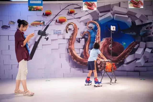 听说马云开了家作妖儿的水族馆，全城的大人都带着小孩冲过去了