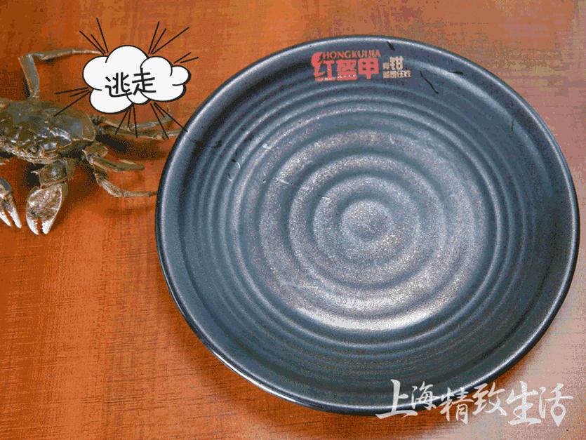 不用等到夏天也可以吃到小龙虾,现在的大闸蟹肉质肥美又爆膏