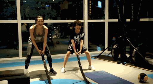 孕期能练杠铃吗,孕妇哑铃深蹲