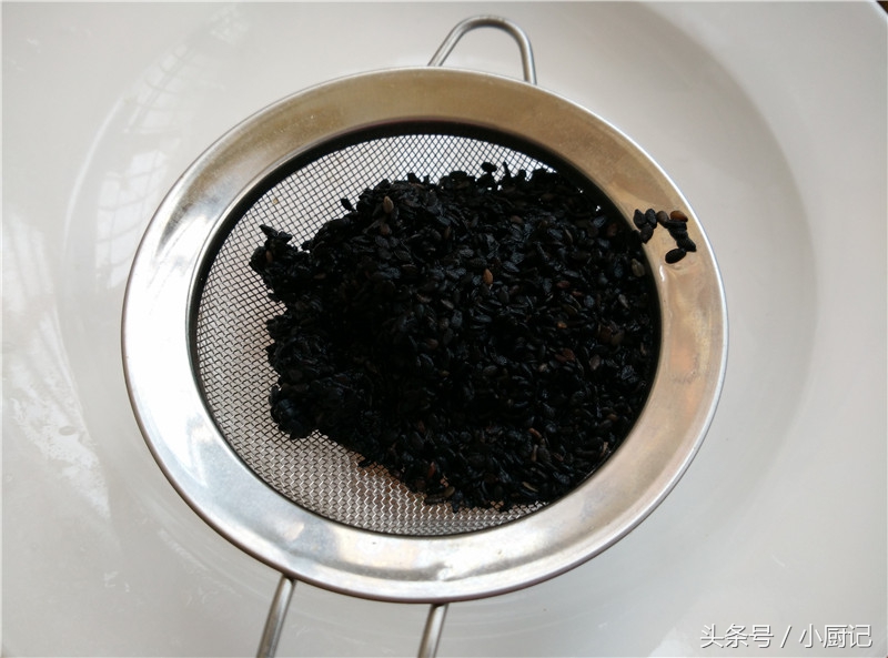 黑芝麻的十种做法,炒黑芝麻的方法与视频