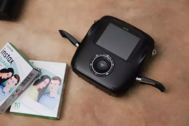 富士新品instaxsquaresq1拍立得,富士拍立得instaxsq10怎么用