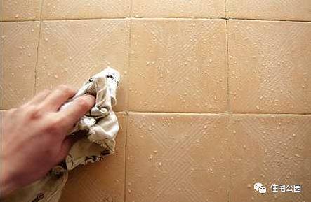 墙体发霉漏水起皮怎么办,墙体发霉返潮的原因