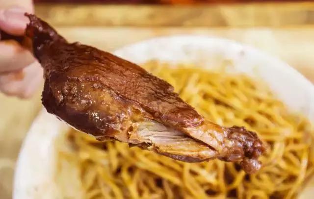 最好吃的冷面推荐,40度的天吃一碗麻辣烫