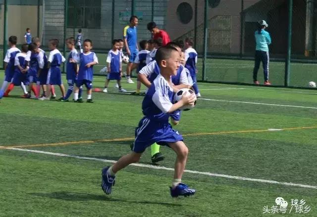 五华新球王足球人才工程发力,青少年足球发展基金会举办公益夏令营育新苗