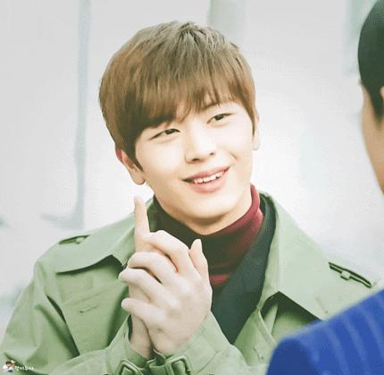 明明靠颜值他偏要靠才华,明明可以靠颜值可他偏要靠才华