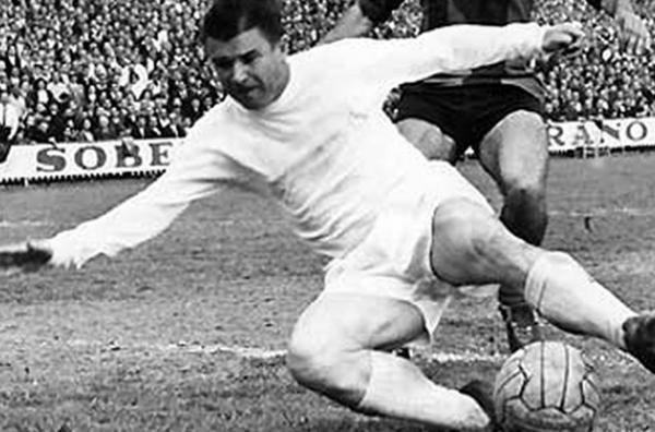 足球巨星评价梅西和c罗谁更强,足球史上最伟大的50大球星