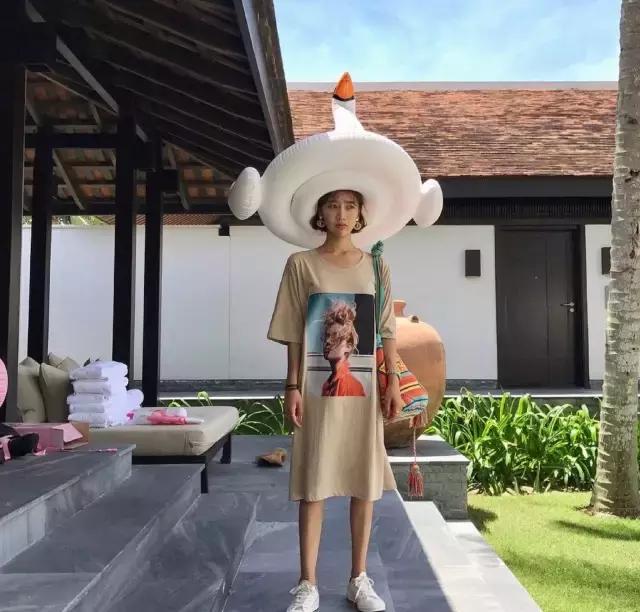 不同的肩形怎么配衣服,宽肩平肩穿搭