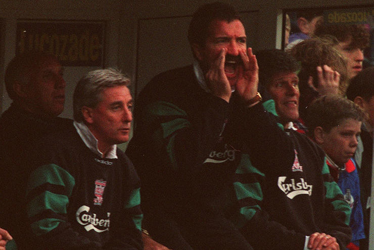 罗比福勒最新比赛,利物浦5冠王福勒捧杯