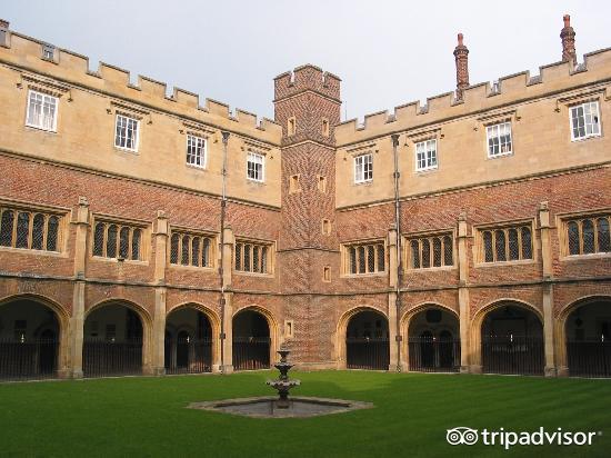 买魔杖、骑扫帚、喝黄油啤酒，去这些14个地方做巫师吧！