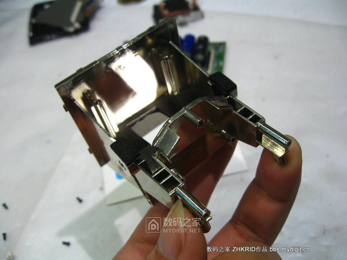 拆解趴趴狗隐藏式行车记录仪,行车记录仪拆解解析