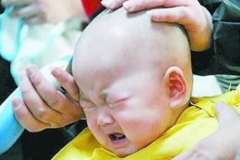 宝宝头发稀疏发黄怎么改善,宝宝头发黄怎么理