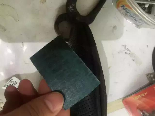 鞋子脱胶了用502粘不稳咋回事,鞋子脱胶了怎么办不用胶水