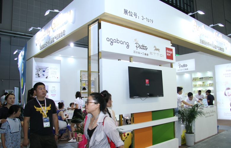 “3+1+1模式”的阿卡邦，预计2018年将在国内开设50家集合店