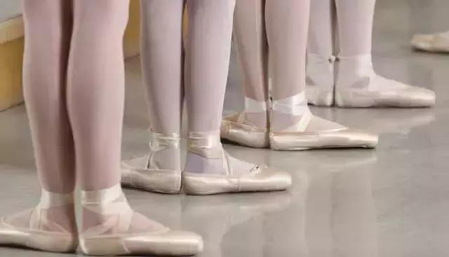 臀部塑形瑜伽体式一小时编排,臀部塑形减肥最有效的动作