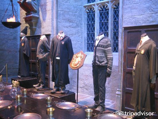 这部堪比英国《西游记》的小说流行20年,14个骨灰级粉丝的打卡地,你懂得!