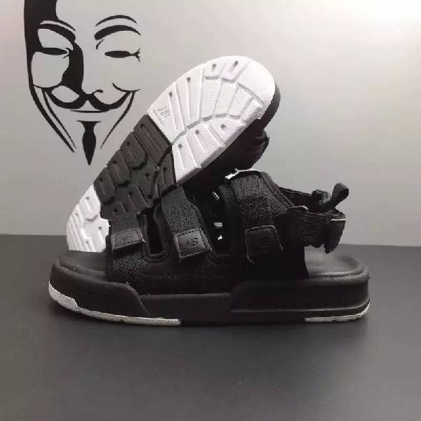 今年流行的凉鞋是哪一些,今年最火的4款凉鞋清爽又时髦