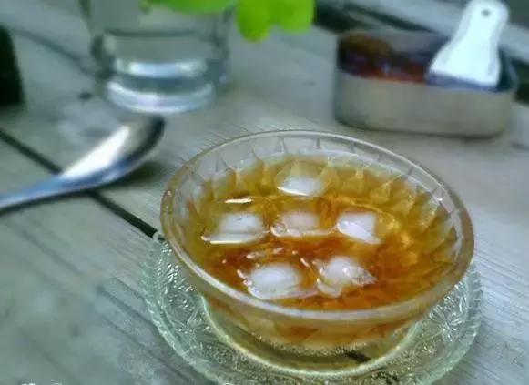 夏日里，贪念那碗黑白凉食