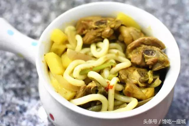 咖喱鸡肉乌冬面做法,咖喱鸡肉乌冬面
