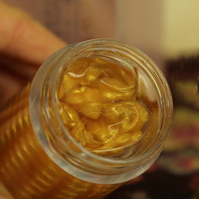 防晒霜和bb霜哪个对皮肤伤害大,女人每天涂防晒到底会不会老