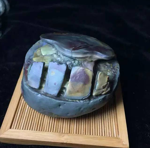 有人喜欢这样的石头，口味还能再重一些吗？