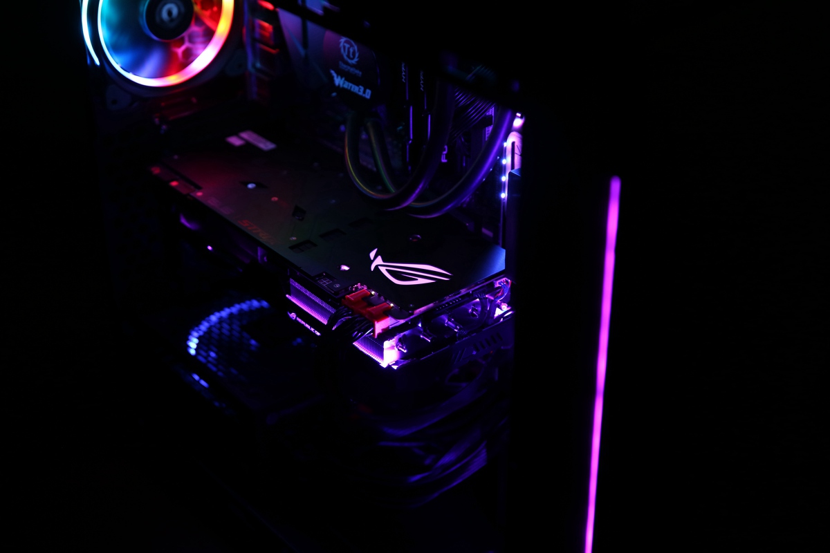 *力暴**拆解ROGGTX108011Gbps显卡评测