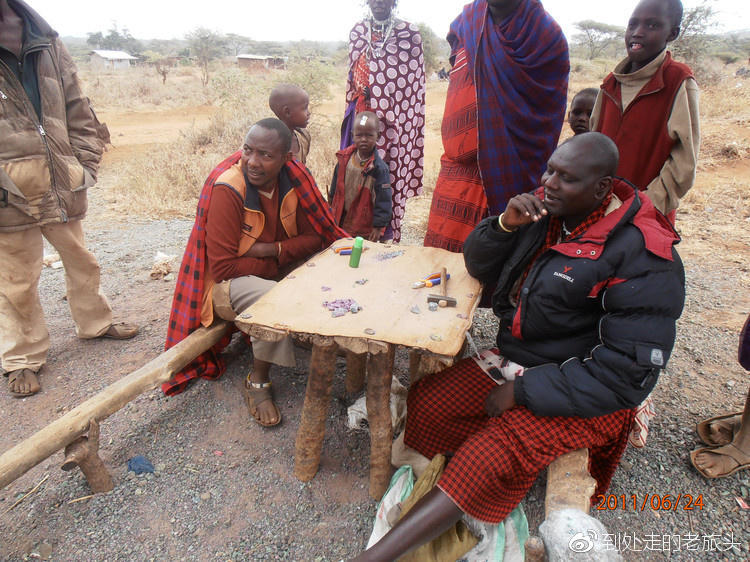 东非坦桑蓝,坦桑蓝宝石