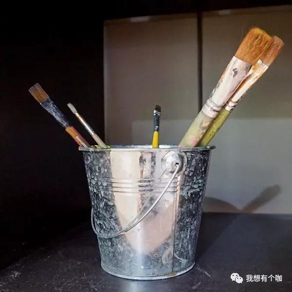 他辞去国企高管工作，把独立电影社搬进可以画画、喝咖啡的美术馆