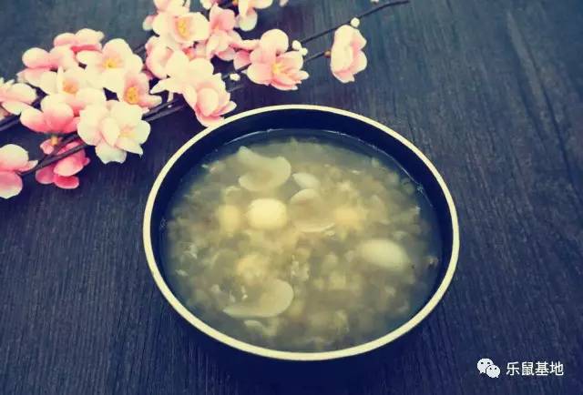 尽管经历了千百年,但你依然不能抵挡砂锅的醇香诱惑