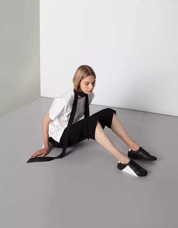 小白鞋手绘简单款,小白鞋简单手绘鞋图案