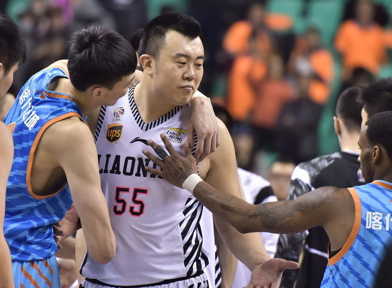 历史第一中锋有多强,第一位传奇球员