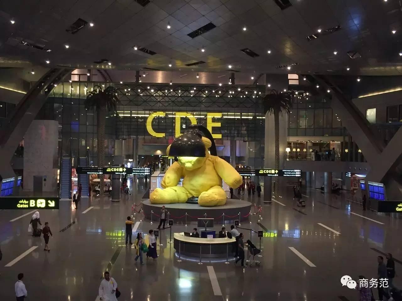 这个免税店大牌彩妆65折，手表买一送一，我可能逛了假机场