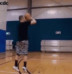 射手不会上篮,射手如何突破投篮