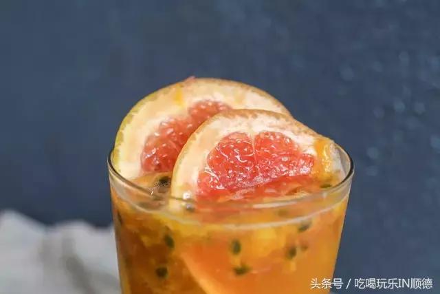 汪涵吴秀波关之琳宋茜刷爆票圈时，这个镶金边的pizza却火了